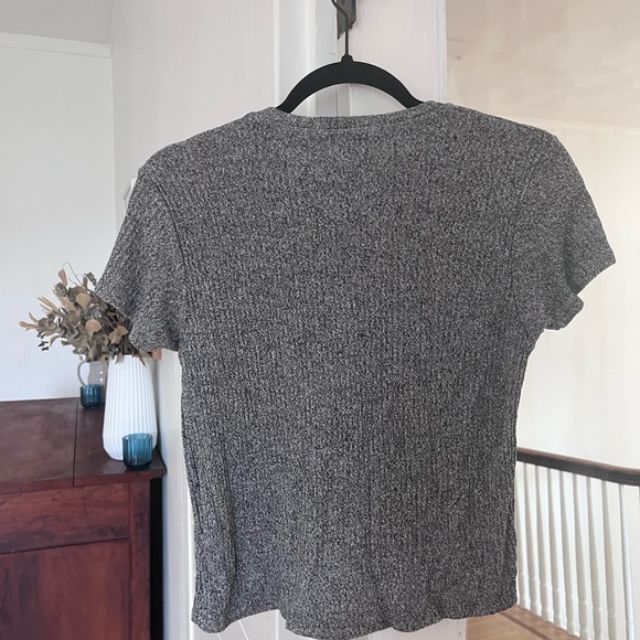 Brandy Melville Gray Short Sleeved T Shirt One Size - Picture 3 of 4